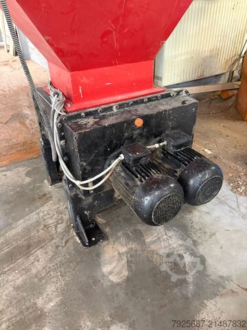 Holzzerkleinerer Untha RS30 4S Zerhacker