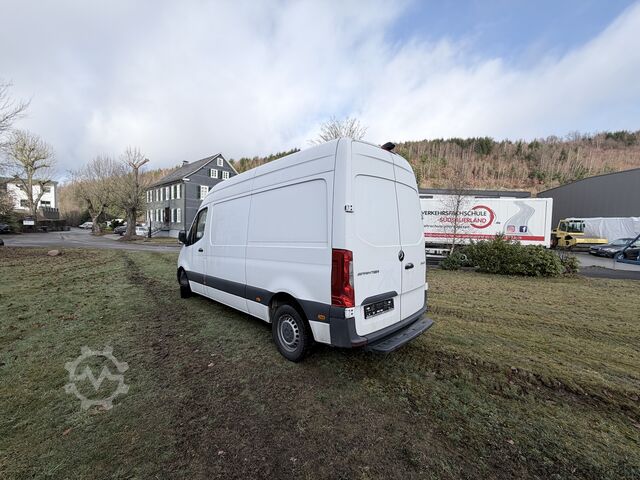 Kastenwagen Mercedes-Benz Sprinter 214
