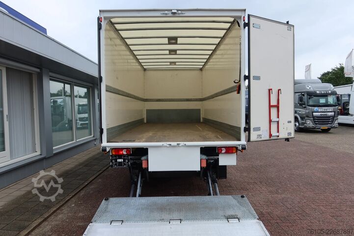 Box body Volvo FL 240 Bakwagen + DHollandia 1500 kg