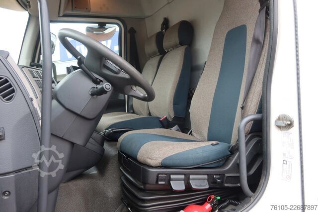 Box body Volvo FL 240 Bakwagen + DHollandia 1500 kg
