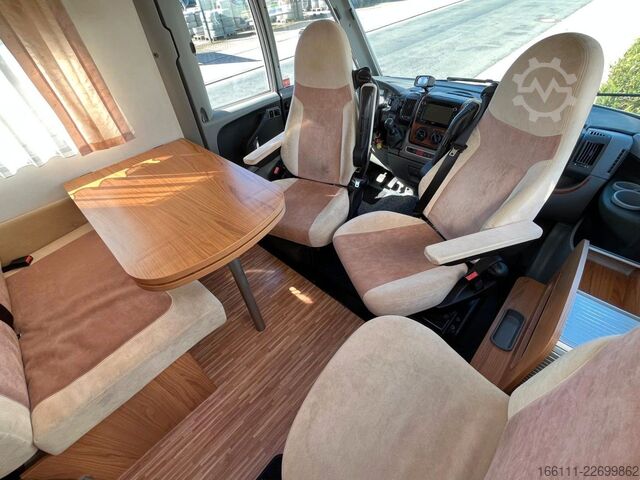 Integriertes Wohnmobil BÜRSTNER Aviano I640 G - Hub/Einzelbetten - 2 x Klima