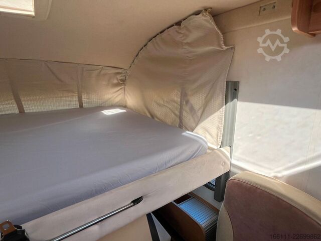 Integriertes Wohnmobil BÜRSTNER Aviano I640 G - Hub/Einzelbetten - 2 x Klima