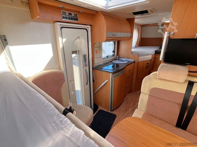 Integriertes Wohnmobil BÜRSTNER Aviano I640 G - Hub/Einzelbetten - 2 x Klima