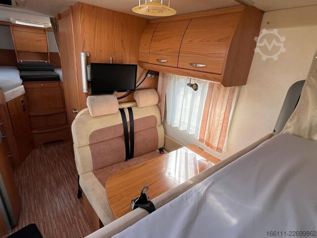 Integriertes Wohnmobil BÜRSTNER Aviano I640 G - Hub/Einzelbetten - 2 x Klima