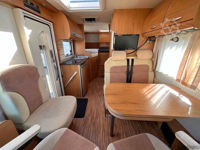 Integriertes Wohnmobil BÜRSTNER Aviano I640 G - Hub/Einzelbetten - 2 x Klima