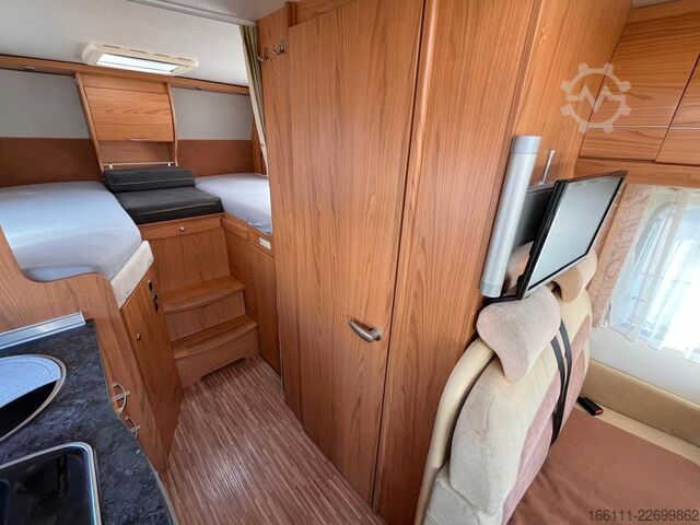 Integriertes Wohnmobil BÜRSTNER Aviano I640 G - Hub/Einzelbetten - 2 x Klima