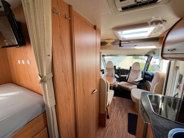 Integriertes Wohnmobil BÜRSTNER Aviano I640 G - Hub/Einzelbetten - 2 x Klima