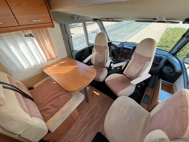 Integriertes Wohnmobil BÜRSTNER Aviano I640 G - Hub/Einzelbetten - 2 x Klima