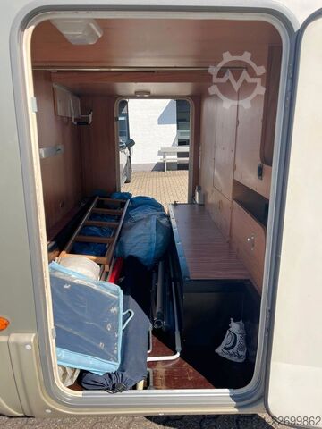 Integriertes Wohnmobil BÜRSTNER Aviano I640 G - Hub/Einzelbetten - 2 x Klima