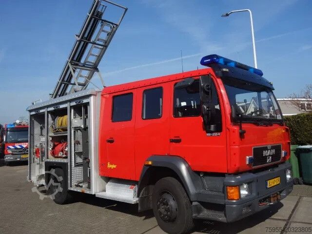 Fire engine MAN 15 224-with winch 2500liter tank manual gearbox...