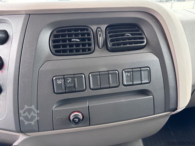 Box truck DAF LF 320 Sleeper Cab Koffer mit LBW Automatik AHK