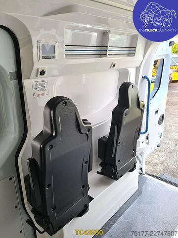 Rettungswagen Renault Master ambulance