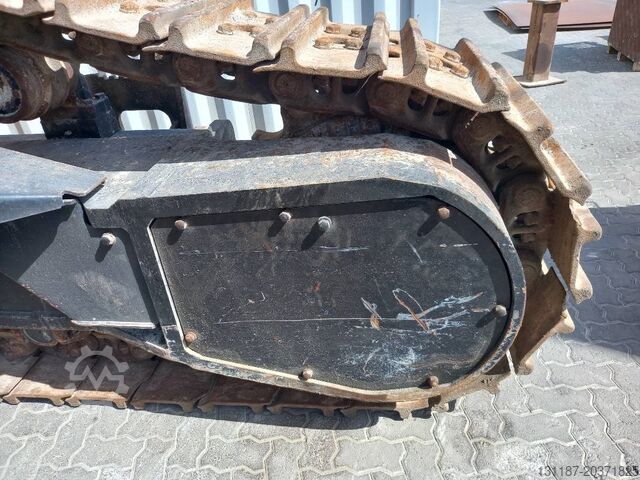 Long reach excavator Hitachi ZX870LC H-5G (Abu Dhabi)