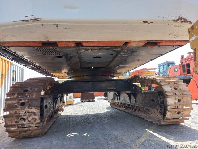 Long reach excavator Hitachi ZX870LC H-5G (Abu Dhabi)