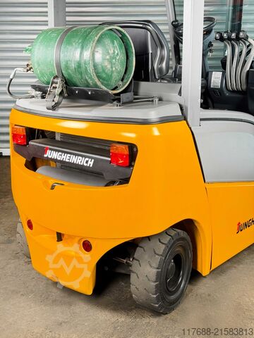 Treibgas-Frontstapler Jungheinrich TFG 320 - Service Neu - nur 2508 Std. KUBOTA MOTOR