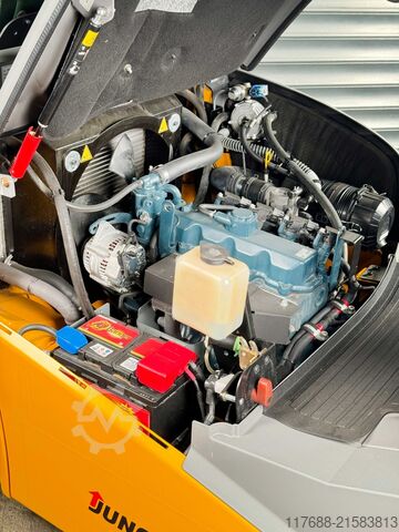 Treibgas-Frontstapler Jungheinrich TFG 320 - Service Neu - nur 2508 Std. KUBOTA MOTOR