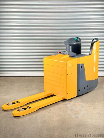 Niederhubwagen-Mitfahrer Jungheinrich ERE 225 - Service Neu - Batterie 80% - Garantie