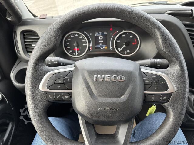 Transporter mit Koffer IVECO Daily 70C18HA8/P / Koffer / LBW Klima Luftfeder