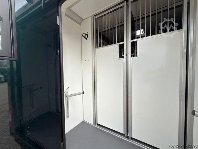 Viehtransporter RENAULT Master STX 5 Sitzer Haras ex. Lang Automatik