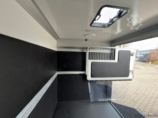 Viehtransporter RENAULT Master STX 5 Sitzer Haras ex. Lang Automatik