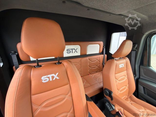 Viehtransporter RENAULT Master STX 5 Sitzer Haras ex. Lang Automatik