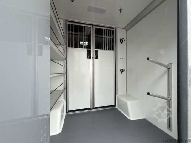 Viehtransporter MERCEDES-BENZ STX Sprinter  GG 4,100KG  Haras Hengste