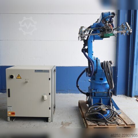 Industrieroboter Yaskawa Motoman HP20D mit DX100