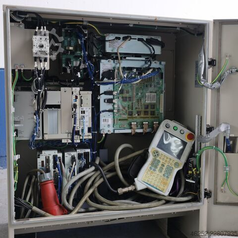 Industrieroboter Yaskawa Motoman HP20D mit DX100