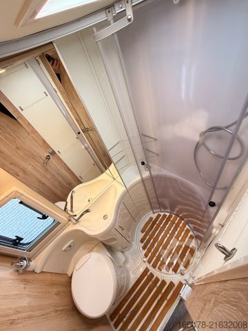 Integriertes Wohnmobil EURAMOBIL Integra Line I 655 EB *Einzelbetten-Hubbett*