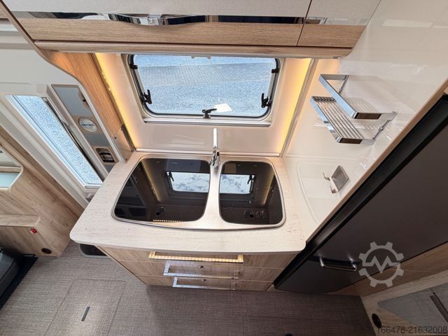 Integriertes Wohnmobil EURAMOBIL Integra Line I 655 EB *Einzelbetten-Hubbett*