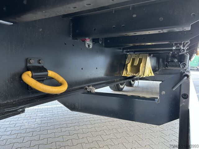 Koffer Kässbohrer Maxima XJ2 / Box / Laadklep 2500 kg / Liftas / ...