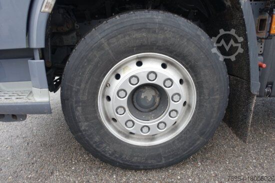 Holztransporter LKW DAF FAT XF 510 MIT PENZ LADEKRAN 15Z8.70 INKL. HOLZGREIFER 6X4