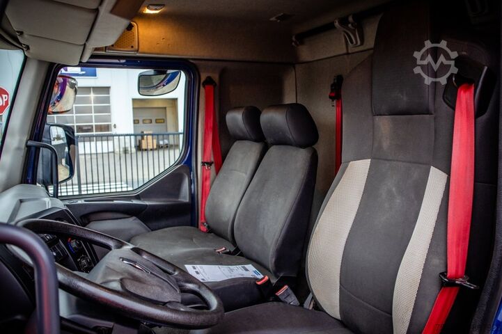 Box body RENAULT D210-12T-E6 - 50000 KM