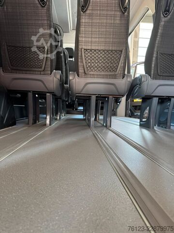 Kleinbus Opel Movano Mobility Airline Boden Rolli