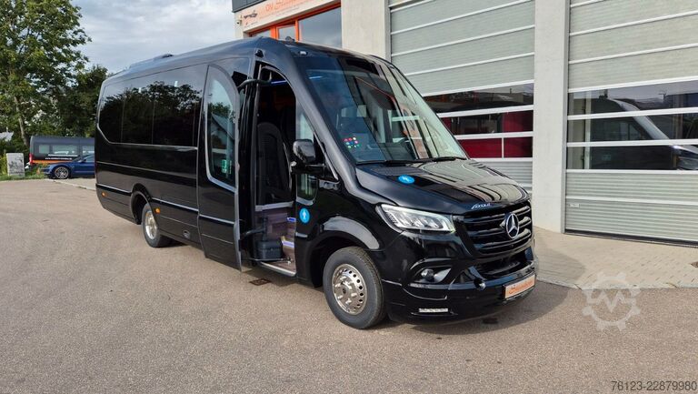 Kleinbus MERCEDES-BENZ 519 Sunset S 4 Ferqui Lagerfahrzeug Stock