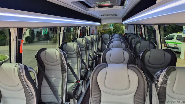Kleinbus MERCEDES-BENZ 519 Sunset S 4 Ferqui Lagerfahrzeug Stock