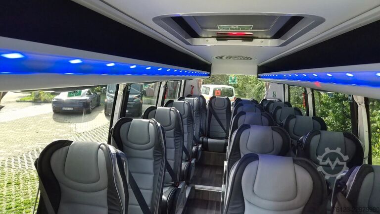Kleinbus MERCEDES-BENZ 519 Sunset S 4 Ferqui Lagerfahrzeug Stock