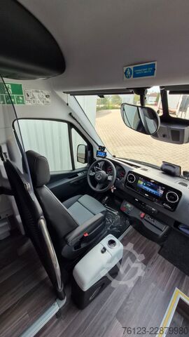 Kleinbus MERCEDES-BENZ 519 Sunset S 4 Ferqui Lagerfahrzeug Stock