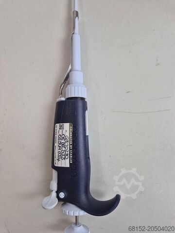 Pipetman Gilson ul p20 2-20 Pipette. Colour code light yelllow Pipetman Gilson ul p20 2-20 Pipette