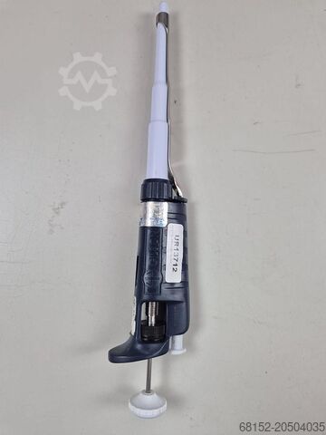 Gilson PIPETMAN P1000 100-1000uL Single Channel Pipette with Metal Ejector Gilson PIPETMAN P1000 100-1000uL