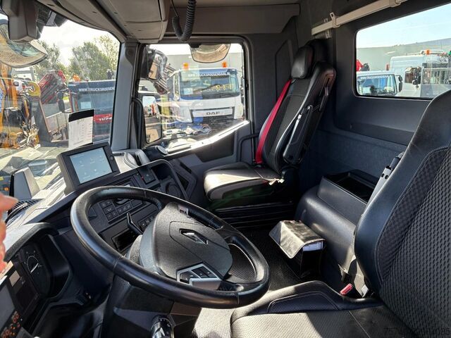 Kranwagen Renault C440 + HMF 2320 K3-- 3X EXT. + REMOTE + HAAKARM...