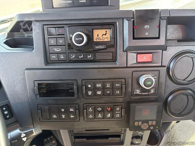 Kranwagen Renault C440 + HMF 2320 K3-- 3X EXT. + REMOTE + HAAKARM...