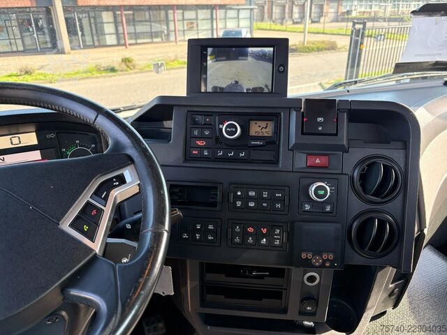 Kranwagen Renault C440 + HMF 2320 K3-- 3X EXT. + REMOTE + HAAKARM...