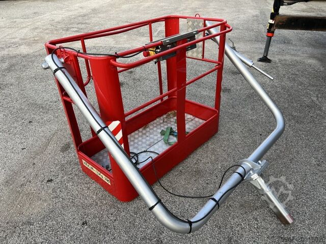 Three-way tipper truck with crane Iveco Stralis 420