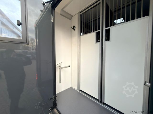 Viehtransporter RENAULT Master STX 5 Sitzer Haras ex. Lang Automatik