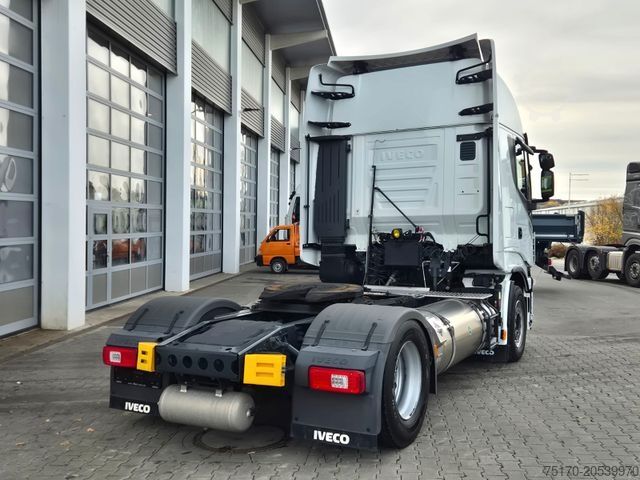 Standard tractor unit IVECO Stralis 460NP LNG Standklima Xenon 3 Stรผck