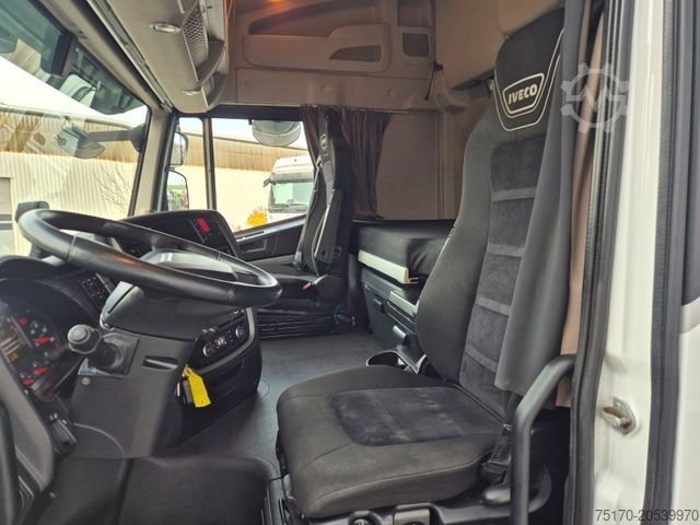 Standard tractor unit IVECO Stralis 460NP LNG Standklima Xenon 3 Stรผck