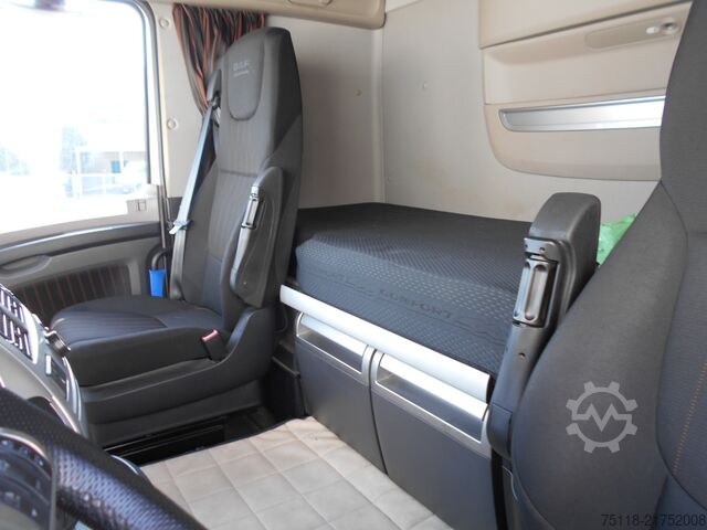 Standard tractor unit DAF XF 530 FT SUPER SPACE CAB