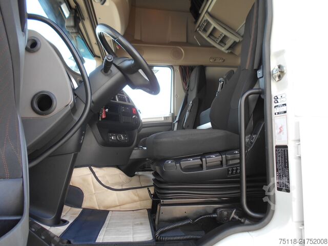 Standard tractor unit DAF XF 530 FT SUPER SPACE CAB