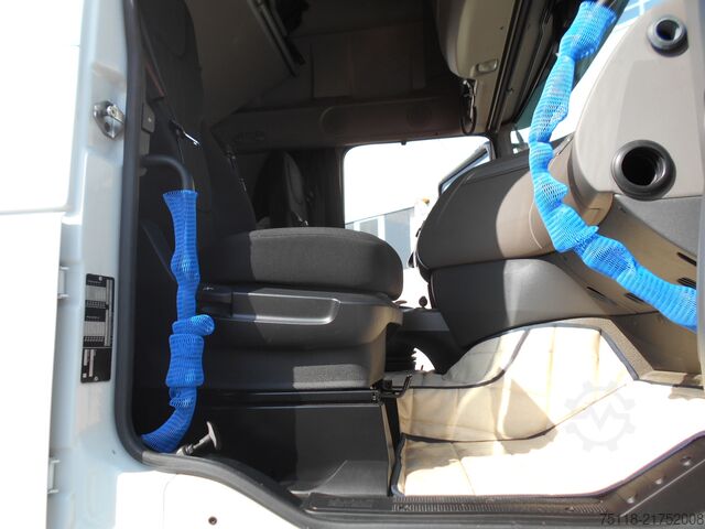 Standard tractor unit DAF XF 530 FT SUPER SPACE CAB